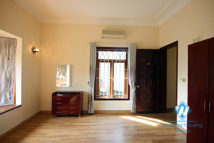 Large 4 bedrooms villa for rent in Tay Ho district